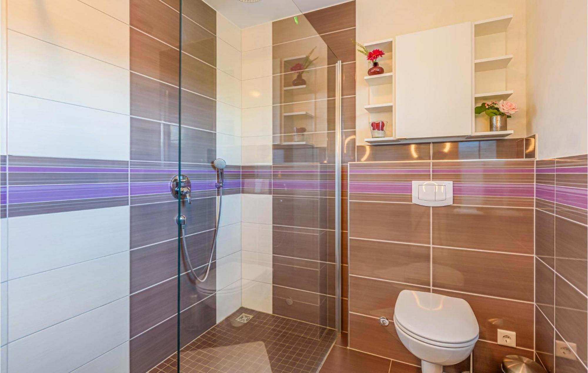 Amazing Apartment In Langenhorn With Kitchen エクステリア 写真